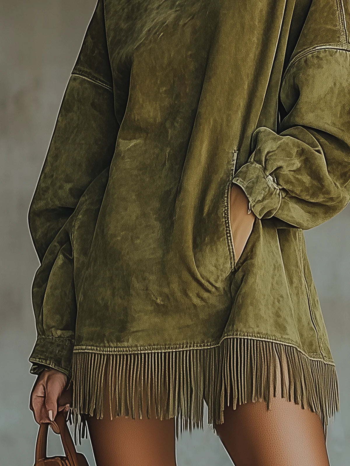 Chantal – Robe à Col Montant et Franges