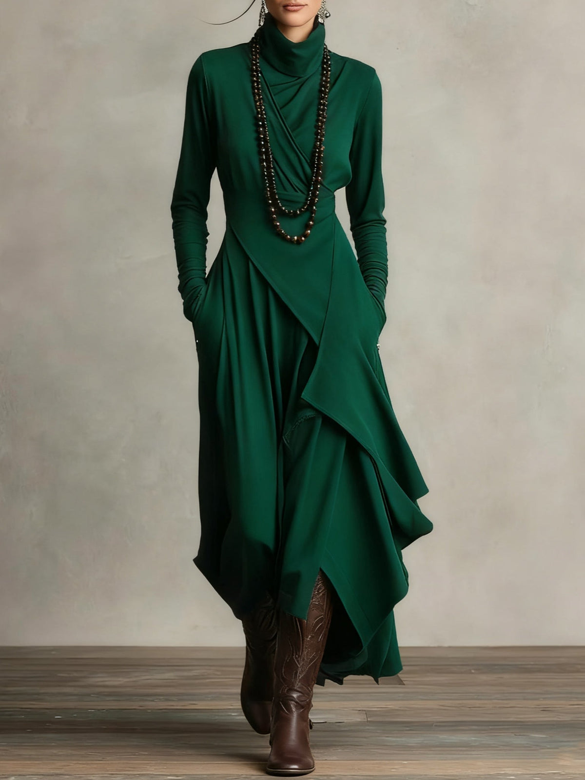 Véronique – Robe Maxi Asymétrique à Col Montant
