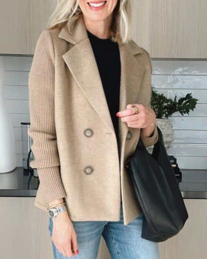 Margaux | Veste ajustée casual à volants et boutons