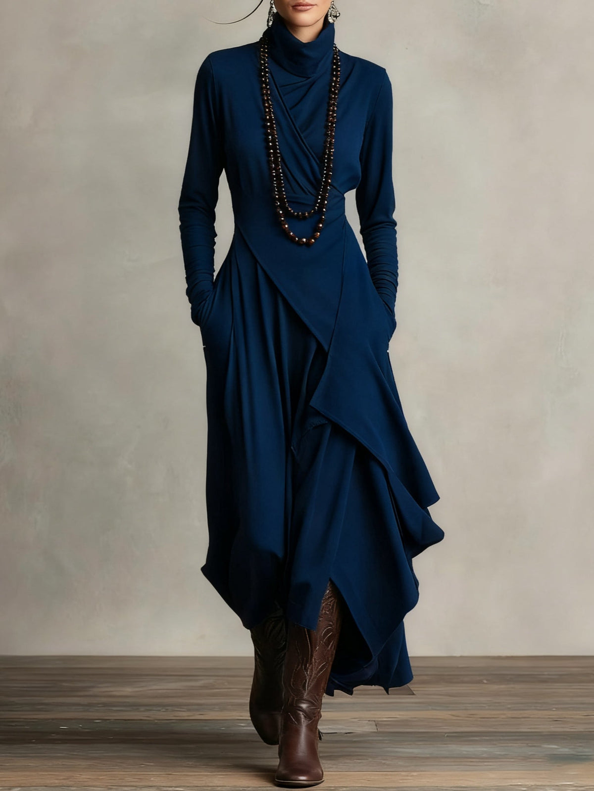 Véronique – Robe Maxi Asymétrique à Col Montant