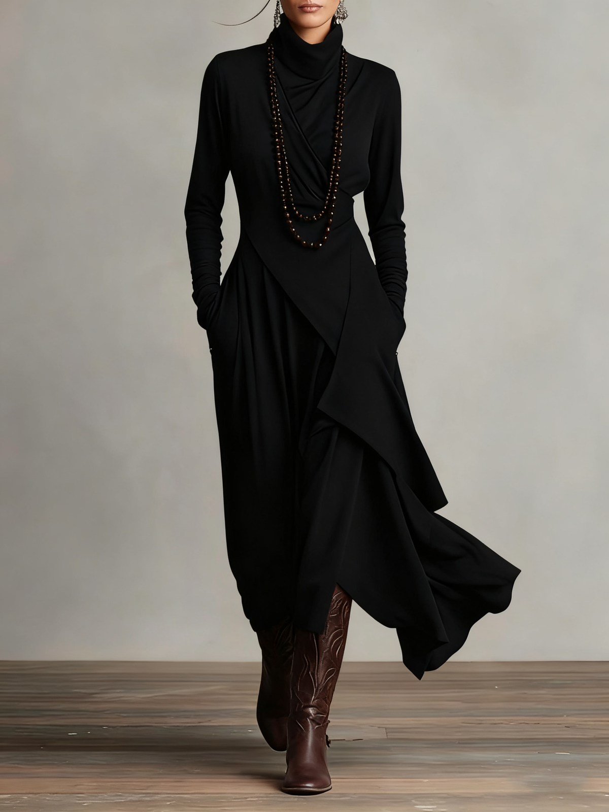 Véronique – Robe Maxi Asymétrique à Col Montant