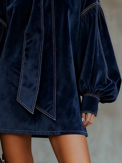 Valérie – Mini Robe en Velours avec Nœud