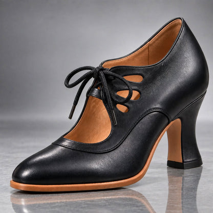 Audrey | Escarpin à lacets en cuir noir, talon galbé et découpe ajourée