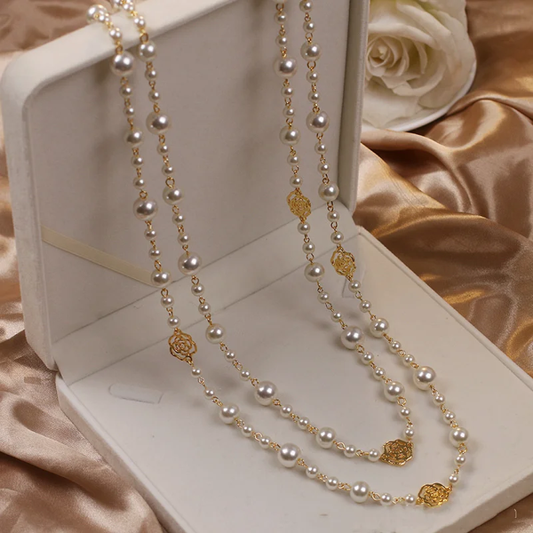 Collier élégant en or avec perles